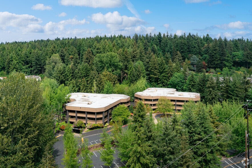 More Photos Of 11808 Northup Way, Bellevue Coworking Space