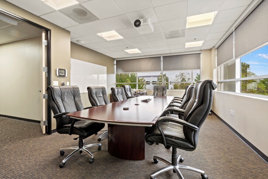 More Photos Of 210 Goddard, Irvine Light Manufacturing For Lease