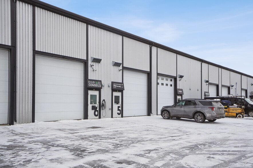 More Photos Of 1356 Boul Lionel-Boulet, Varennes Warehouse For Sale