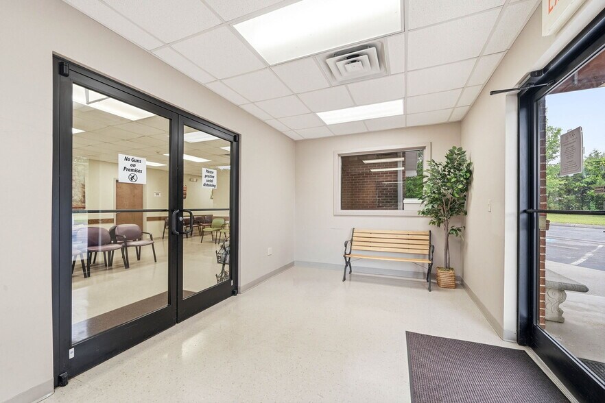 More Photos Of 329 Wesley St, Johnson City Medical For Sale