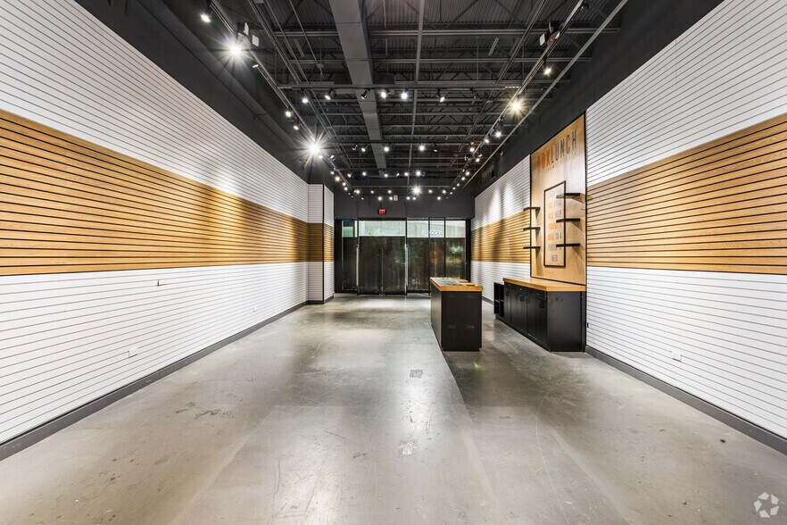 More Photos Of 4400 Ashford Dunwoody Rd NE, Atlanta Unknown For Lease