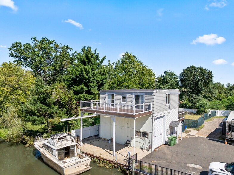 More Photos Of 5 John St, Old Bridge Marina For Sale