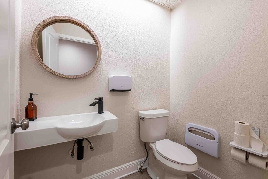 More Photos Of 4109 Armenia Ave, Tampa Medical For Sale