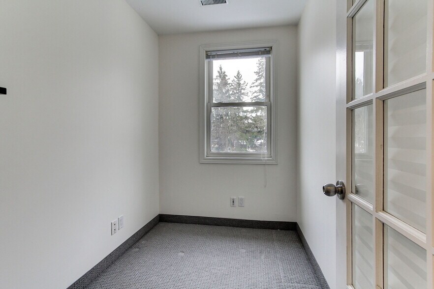 More Photos Of 187 Finch Ave W, Toronto Office Residential For Sale