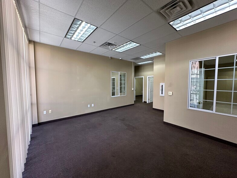 More Photos Of 5178 W Patrick Ln, Las Vegas Warehouse For Lease