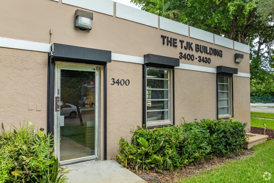More Photos Of 3400-3430 N 29th Ave, Hollywood Showroom For Lease