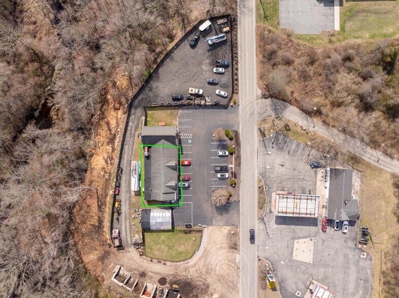 More Photos Of 323 Clarks Falls Rd, North Stonington Freestanding For Lease