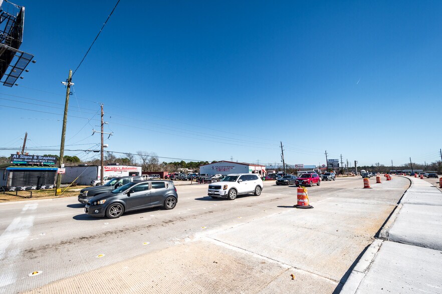 More Photos Of 2025 FM 1960 Bypass Rd E, Humble General Retail For Sale