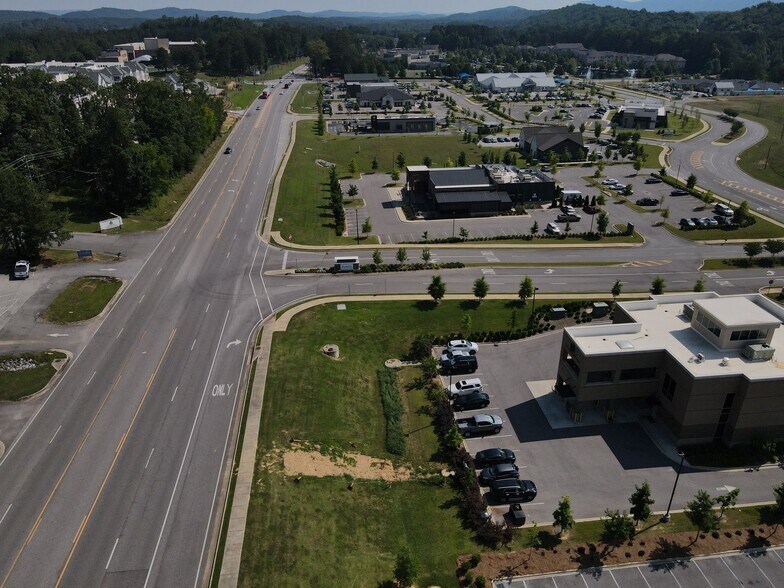 More Photos Of 6215-6219 Tattersall Blvd, Birmingham General Retail For Lease