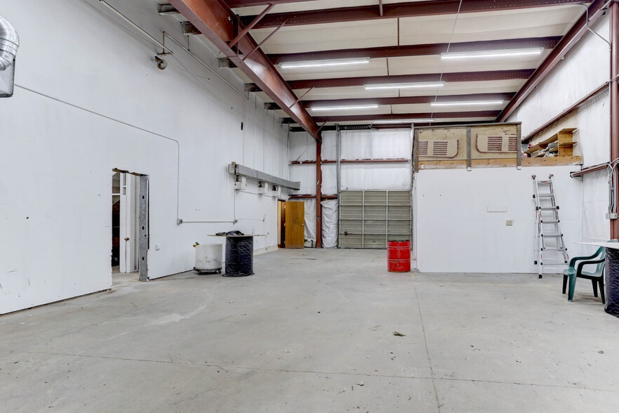 More Photos Of 1210 S El Paso St, Colorado Springs Warehouse For Lease