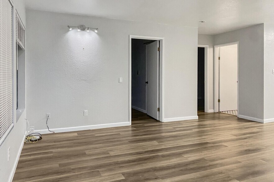 More Photos Of 459 Stow Ave, Oakland Apartments For Sale