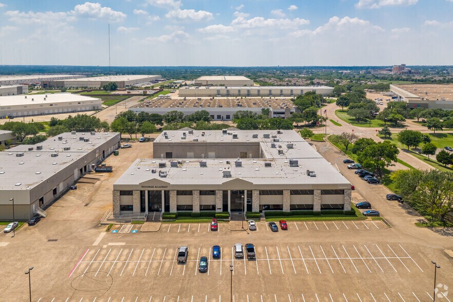 More Photos Of 2550 Beckleymeade Ave, Dallas Office For Lease