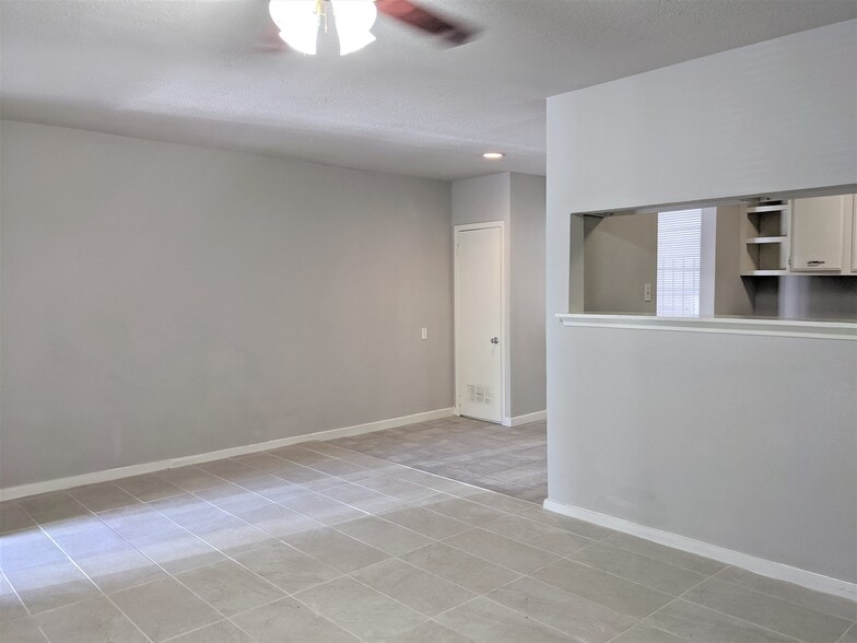 More Photos Of 704 E 22nd St, Houston Apartments For Sale