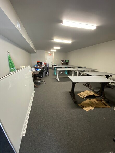 More Photos Of 119 N Main St, Hebron Office For Sale