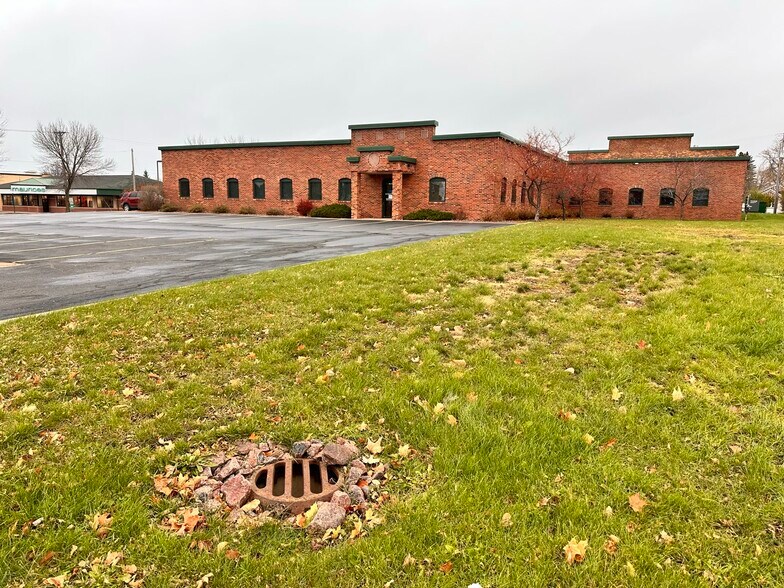 More Photos Of 118 3rd St E, Ashland Office For Sale