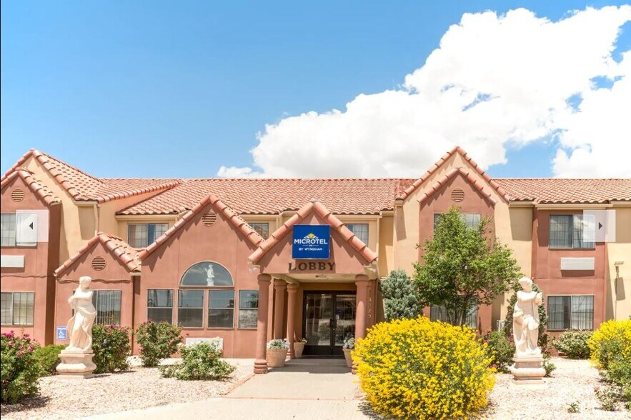 Primary Photo Of 3270 W Historic Highway 66, Gallup Hotel For Sale