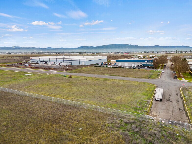 More Photos Of 4702 Industry Dr, Central Point Land For Sale