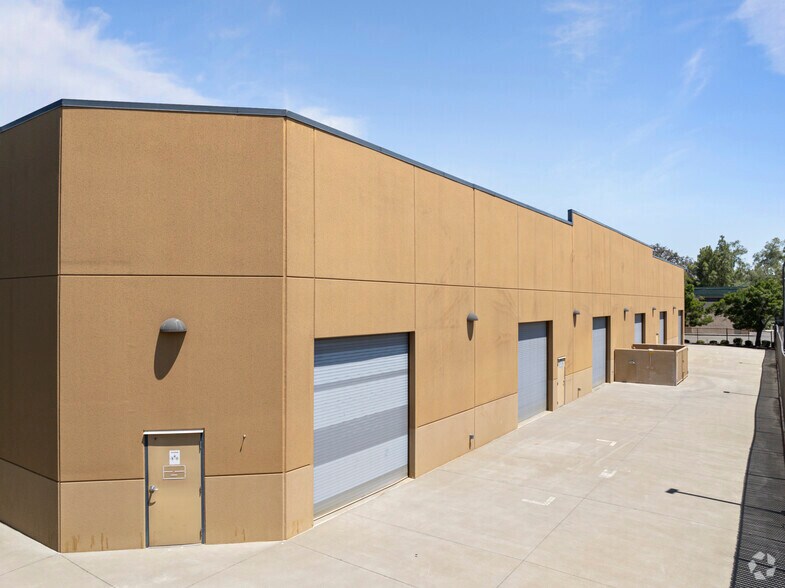 More Photos Of 64 Union Way, Vacaville Light Distribution For Lease