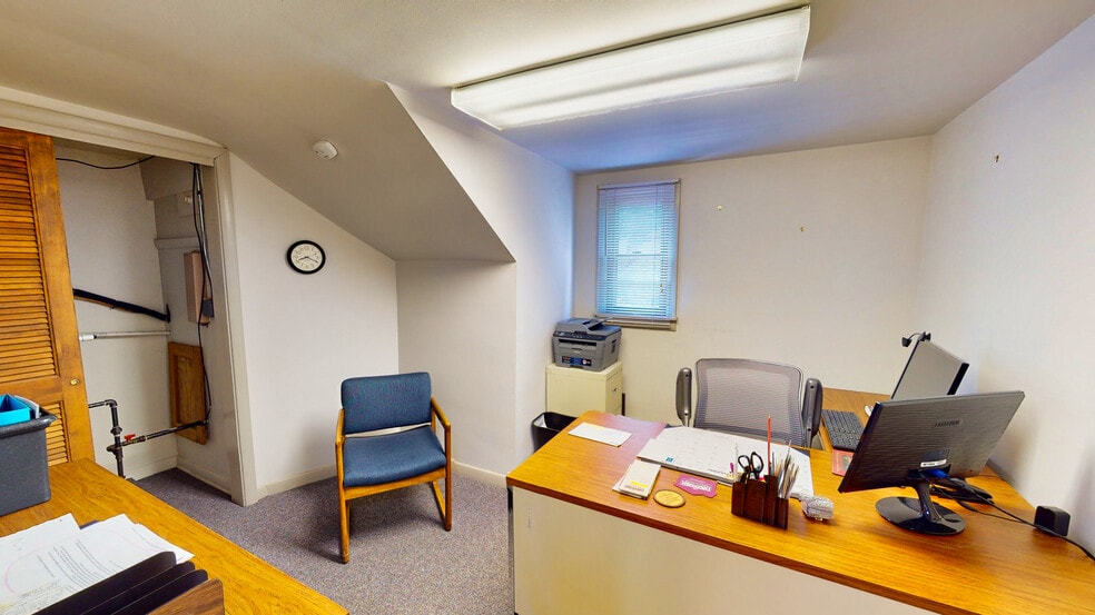 More Photos Of 849 N Ellsworth St, Naperville Office For Sale
