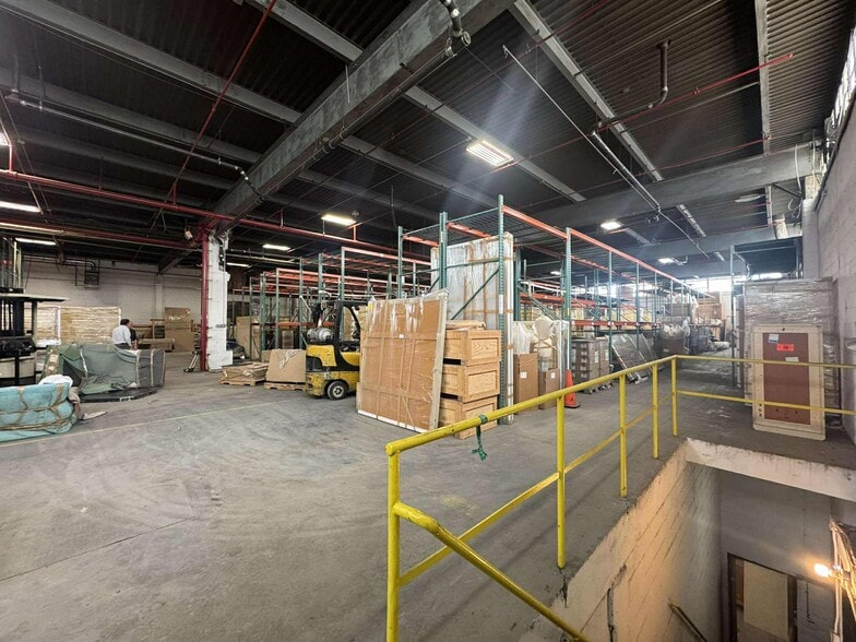 Primary Photo Of 58-54 59th St, Maspeth Warehouse For Lease