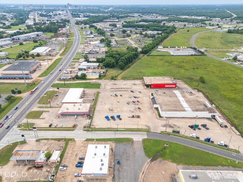 More Photos Of 1837 N Market St, Shreveport General Retail For Sale