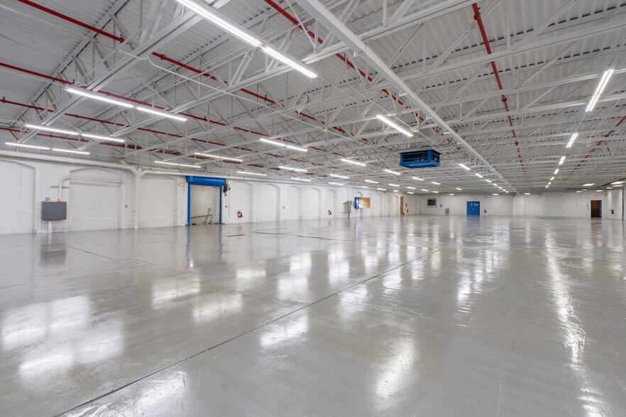 More Photos Of 56 Sterling St, Clinton Manufacturing For Lease