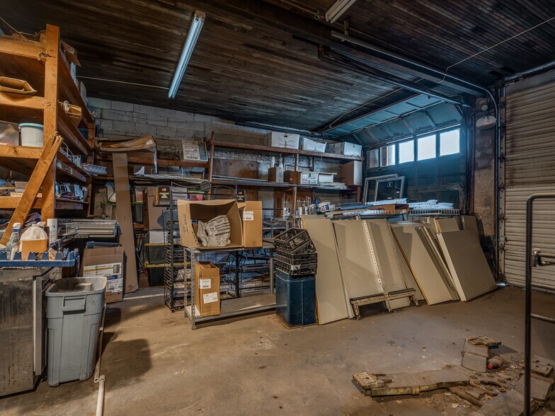 More Photos Of 200 N Broadway Ave, Geary Convenience Store For Sale