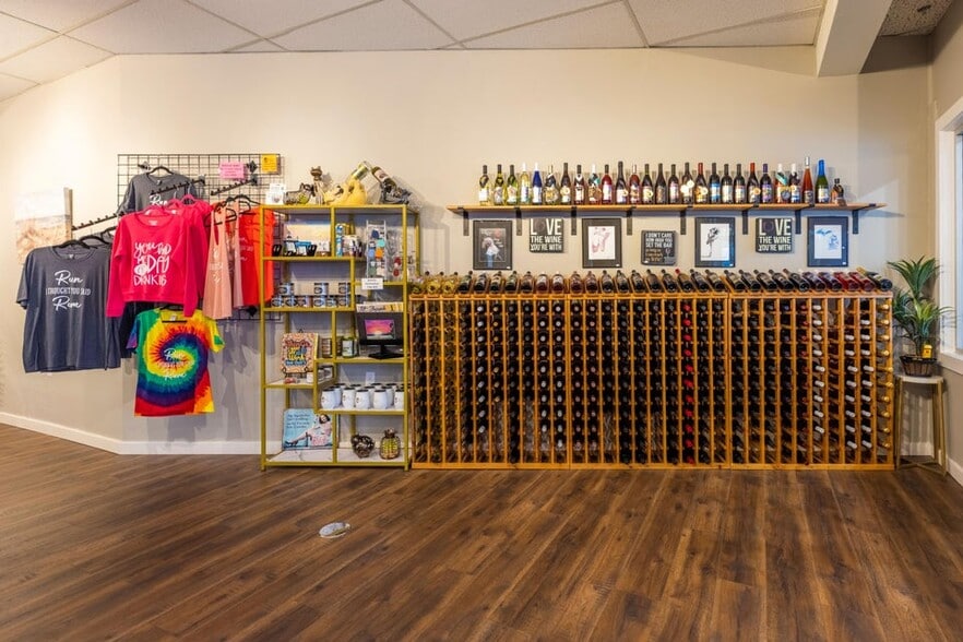 More Photos Of 641 S Crystal Ave, Benton Harbor Winery Vineyard For Sale