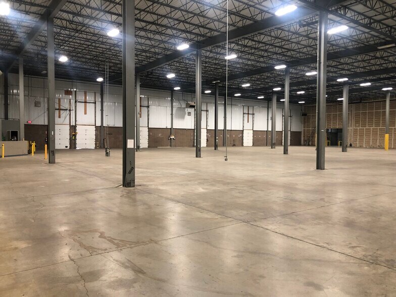 More Photos Of 30B Post Rd, Colonie Warehouse For Lease