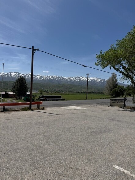 More Photos Of 1550 W Old Highway Rd, Morgan Restaurant For Sale