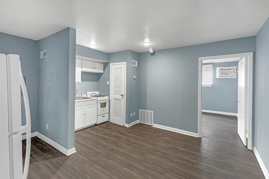 More Photos Of 1320 Parrett St, Evansville Apartments For Sale