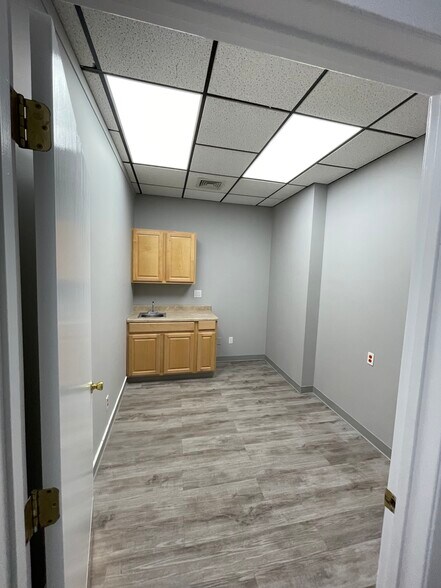 More Photos Of 189 (NYS) Route 25, Riverhead Medical For Sale