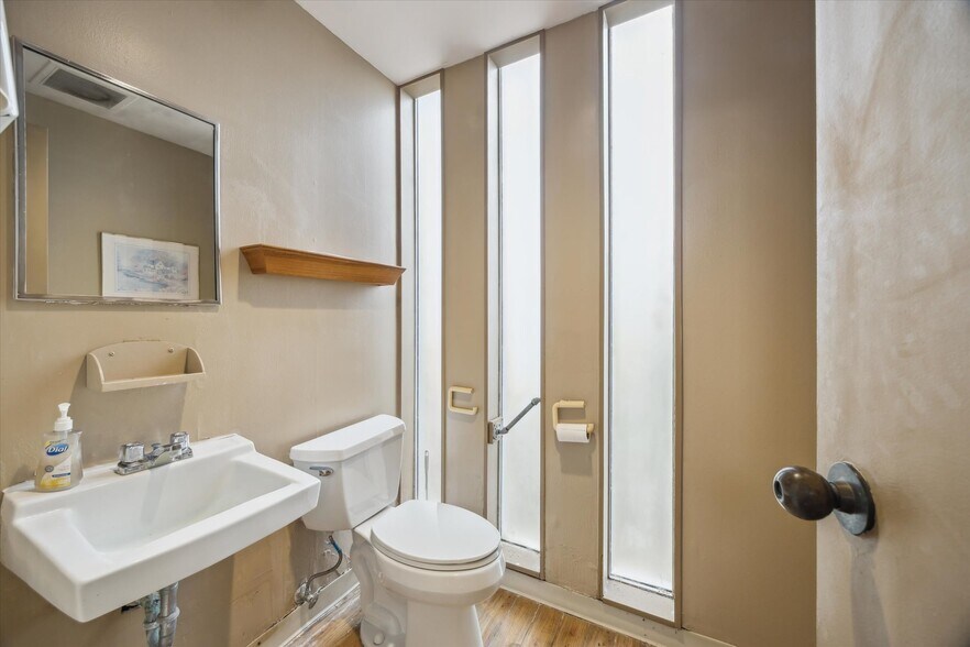 More Photos Of 6504 Memorial Dr, Texas City Medical For Sale