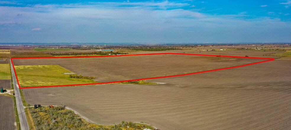 More Photos Of CR 5714 @ CR 5716, La Coste Land For Sale