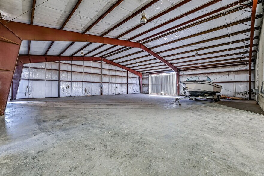 More Photos Of 2684 W US Highway 290, Fredericksburg Warehouse For Sale
