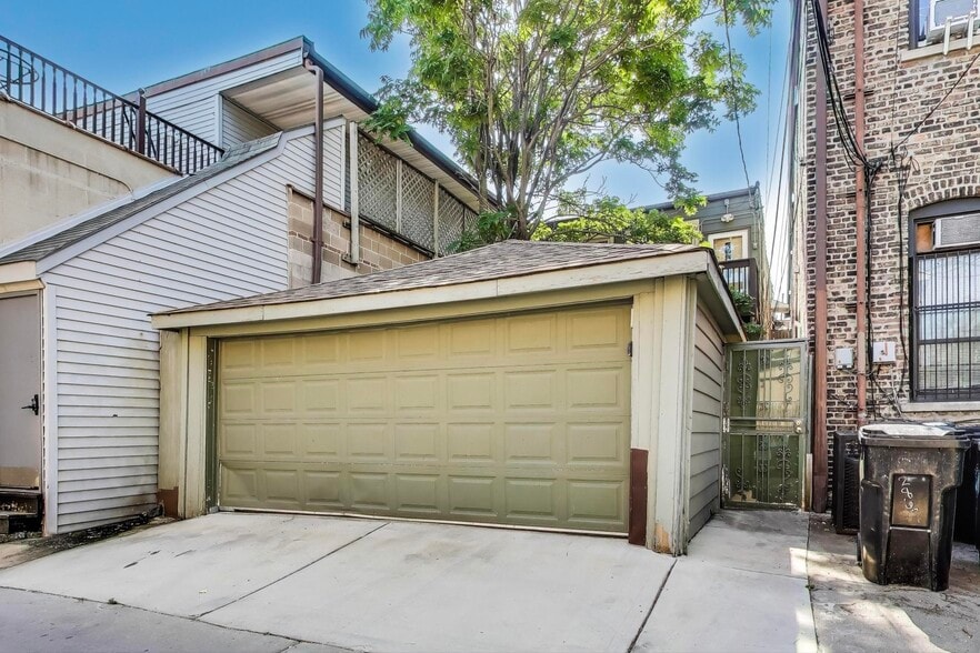 More Photos Of 2889 N Milwaukee Ave, Chicago Storefront Retail Residential For Sale