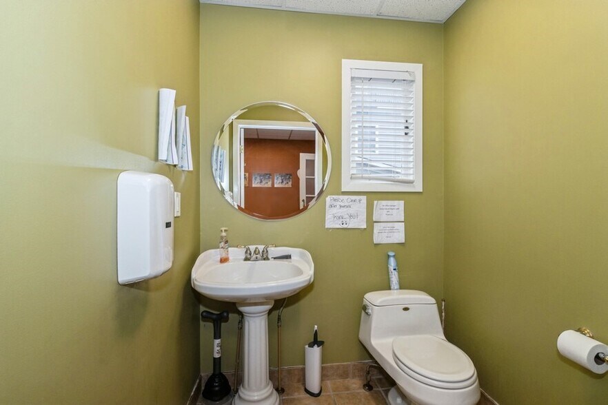 More Photos Of 114 S Euclid Ave, Westfield Office For Sale