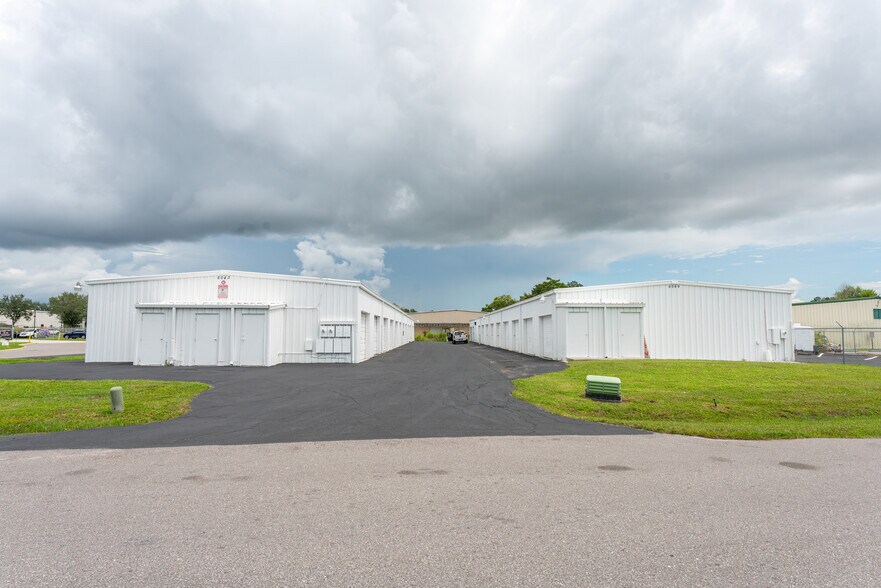 Primary Photo Of 6043 Deacon Rd, Sarasota Self Storage For Lease