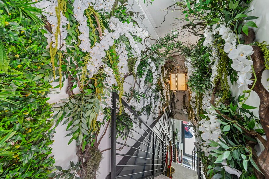 More Photos Of 1041 Flushing Ave, Brooklyn Restaurant For Sale