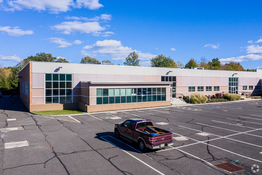 More Photos Of 675 Central Ave, New Providence Research And Development For Lease
