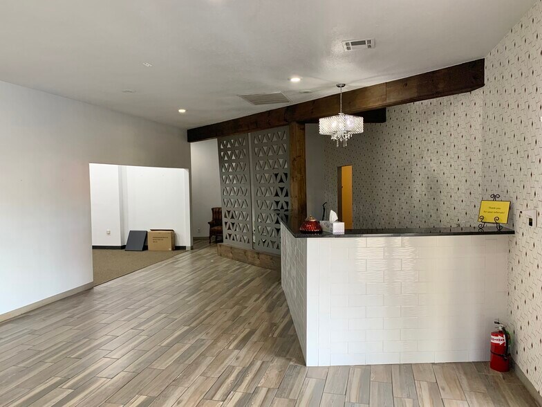 More Photos Of 7917 N May Ave, Oklahoma City Freestanding For Sale