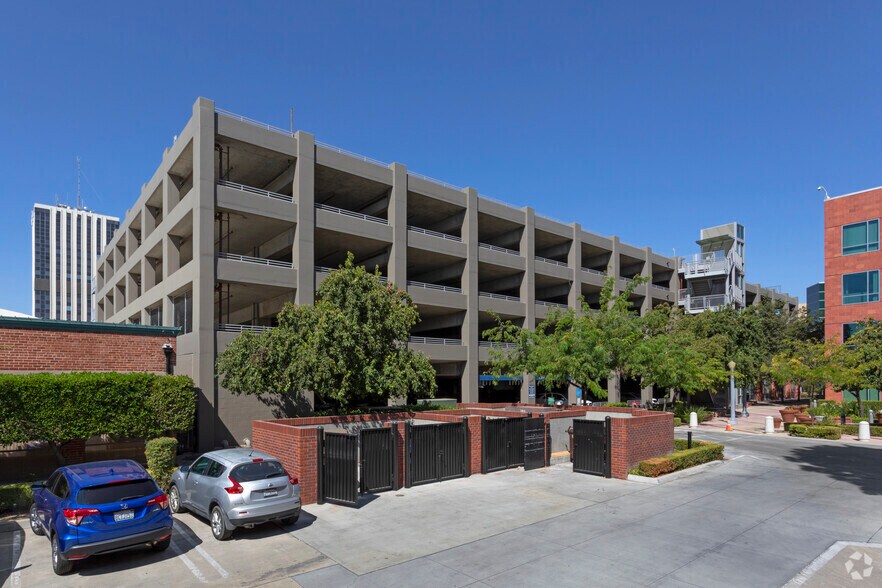 More Photos Of 2404-2424 Tulare St, Fresno Parking Garage For Lease