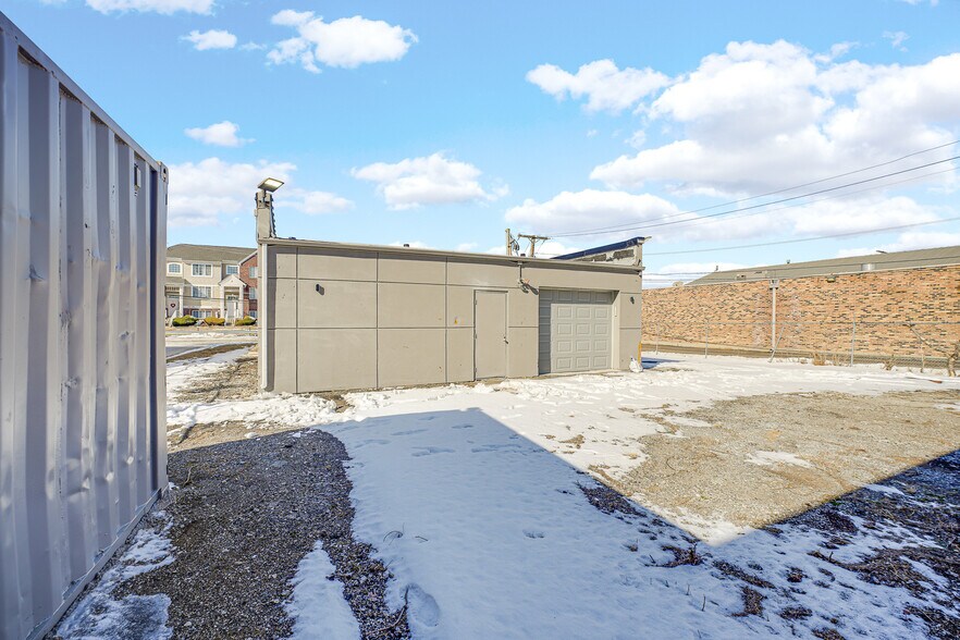 More Photos Of 10333 Oxford Ave, Chicago Ridge Warehouse For Sale