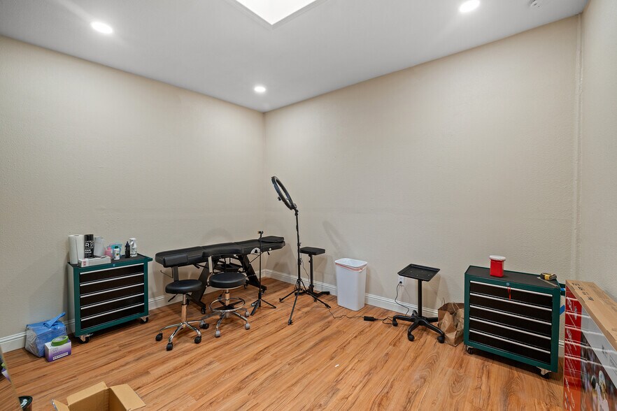 More Photos Of 1001-1003 E La Habra Blvd, La Habra Storefront For Sale