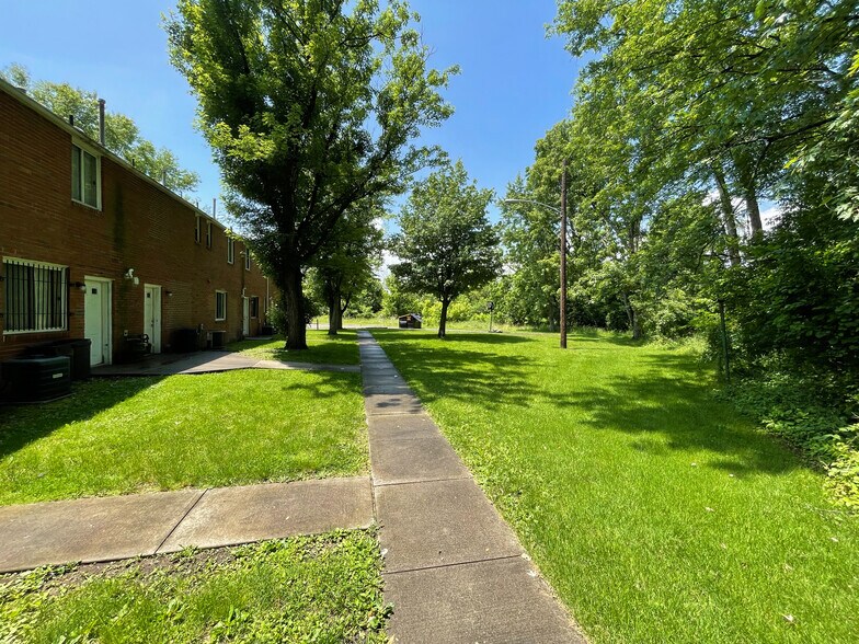 More Photos Of 6801 McKinley Ct, Clairton Apartments For Sale