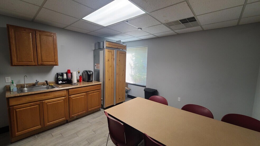 More Photos Of 9382 S 670 W, Sandy Warehouse For Lease