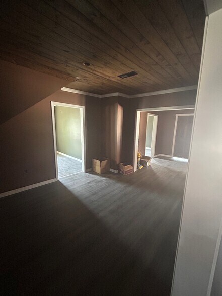 More Photos Of 237 E Main St, Yadkinville Freestanding For Lease