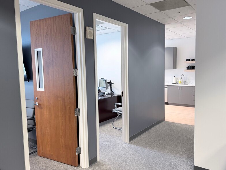 More Photos Of 1420 Peachtree St NE, Atlanta Office For Lease