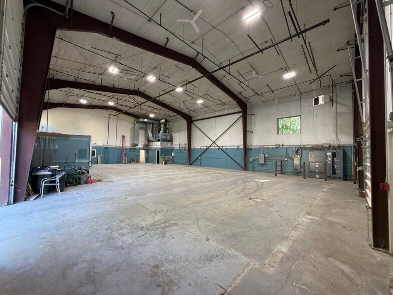 More Photos Of 410 Ida St W, Bremerton Warehouse For Lease