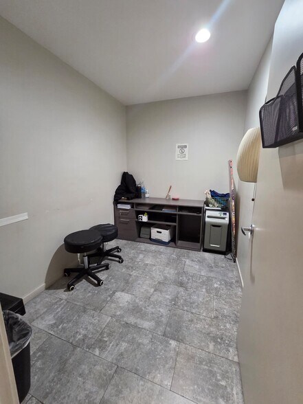 More Photos Of 4219-4221 S Alameda St, Los Angeles Office For Lease